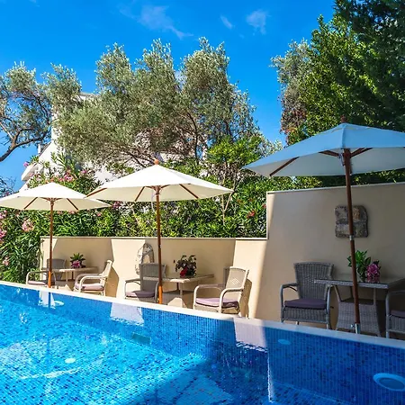 Amfora Bed & Breakfast 4*